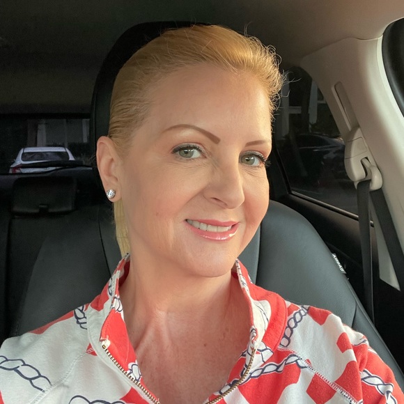 Meet your Posher, Kelly - Picture 1 of 1